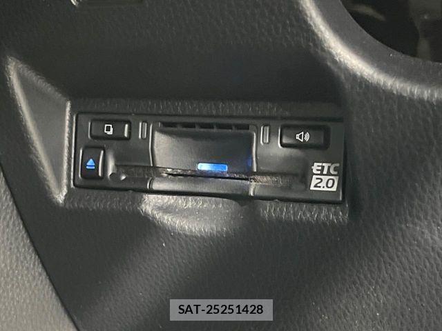 Toyota VOXY 2023-03 4993520-6