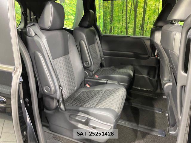 Toyota VOXY 2023-03 4993520-8