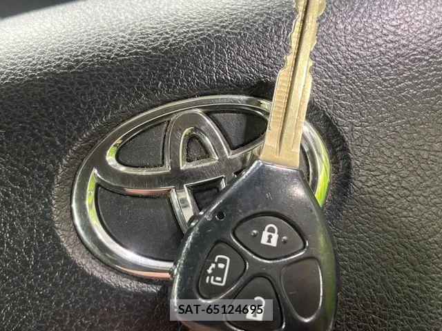 Toyota VOXY 2013-02 4993865-6