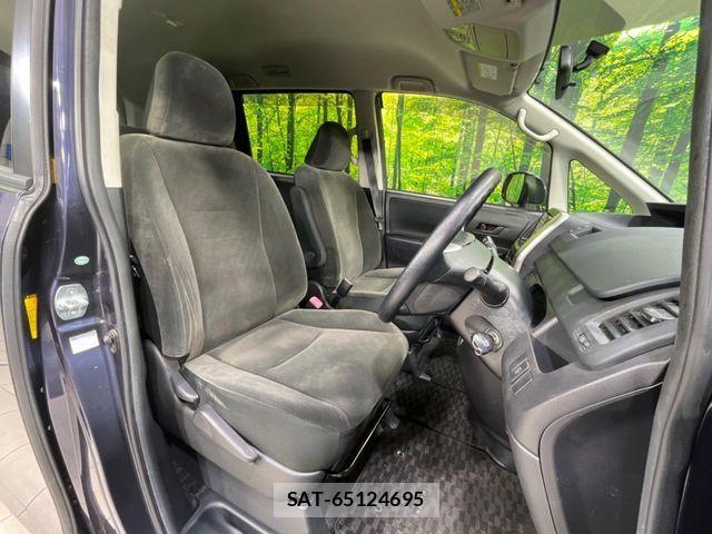 Toyota VOXY 2013-02 4993865-8