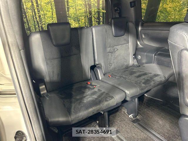 Toyota VOXY 2021-06 4993567-9