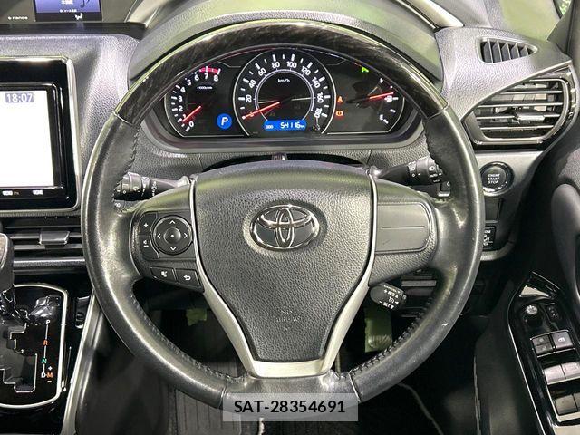 Toyota VOXY 2021-06 4993567-11