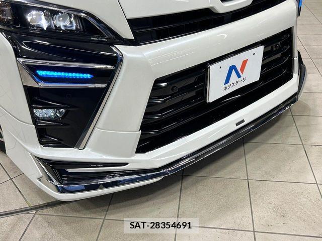 Toyota VOXY 2021-06 4993567-2