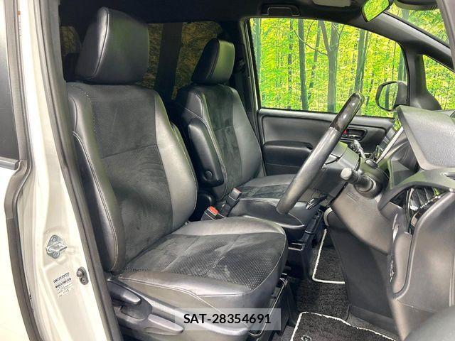 Toyota VOXY 2021-06 4993567-7