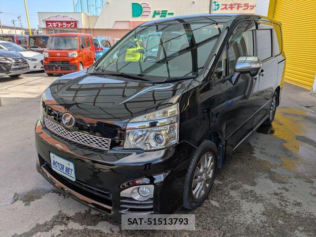 Toyota VOXY 2013-06 4993806-0