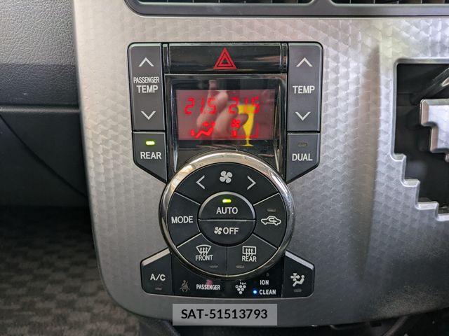 Toyota VOXY 2013-06 4993806-12