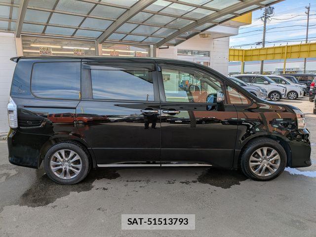 Toyota VOXY 2013-06 4993806-17