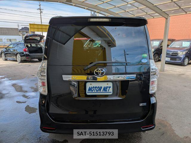 Toyota VOXY 2013-06 4993806-18