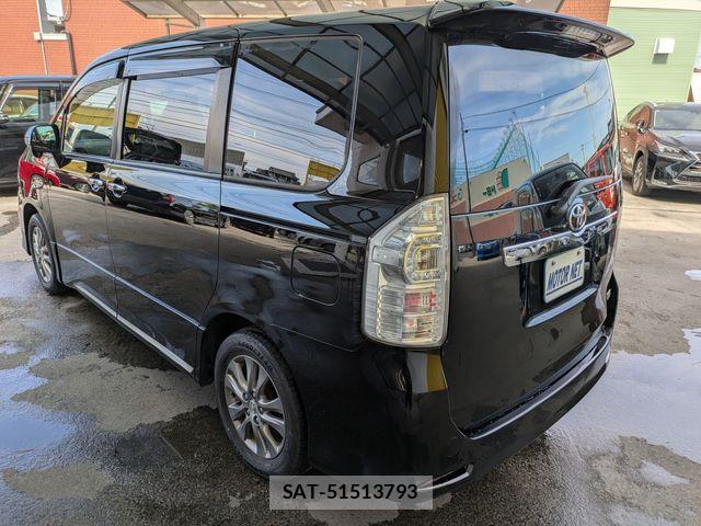 Toyota VOXY 2013-06 4993806-19