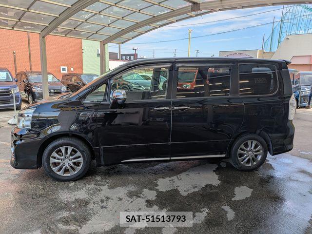 Toyota VOXY 2013-06 4993806-20