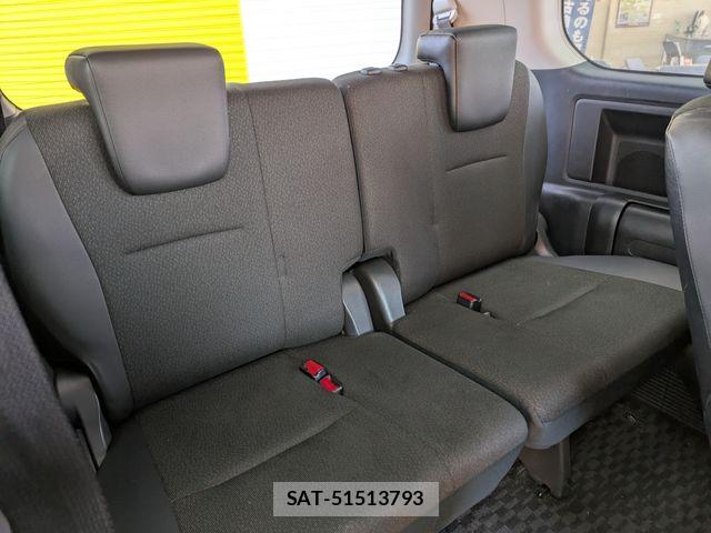 Toyota VOXY 2013-06 4993806-28