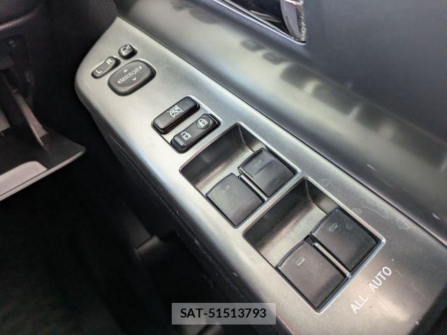 Toyota VOXY 2013-06 4993806-29