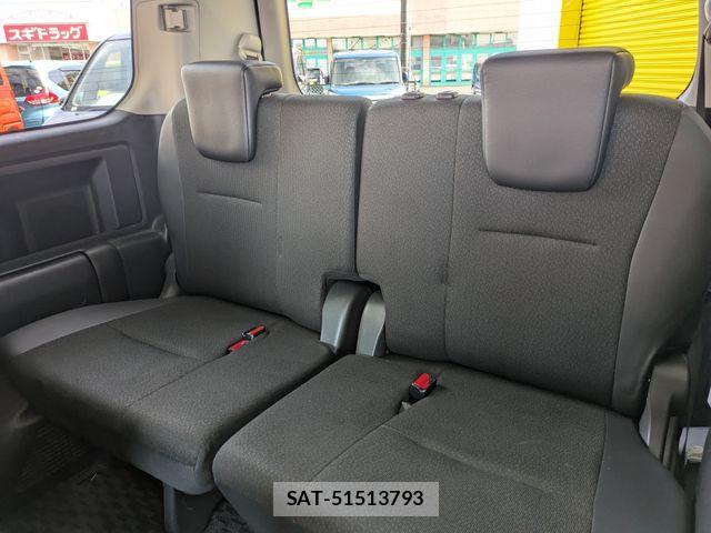 Toyota VOXY 2013-06 4993806-4
