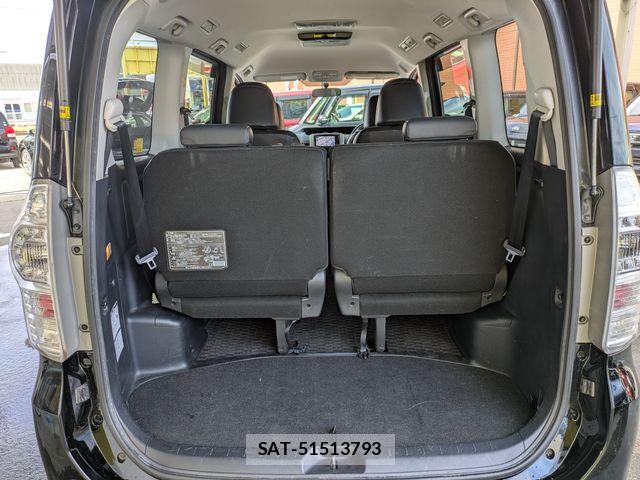 Toyota VOXY 2013-06 4993806-6
