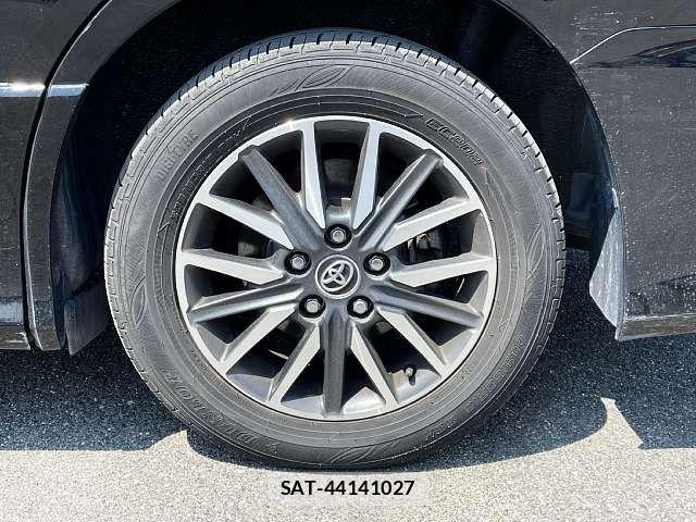 Toyota VOXY 2016-09 5882441-3