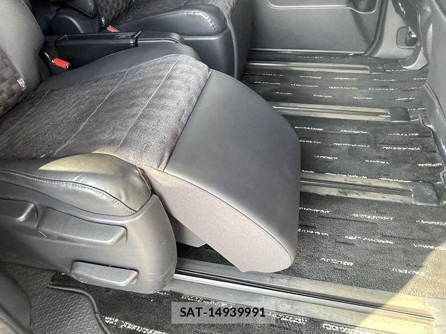 Toyota VOXY 2023-11 5882316-21