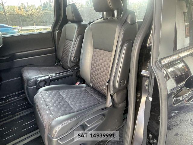 Toyota VOXY 2023-11 5882316-23