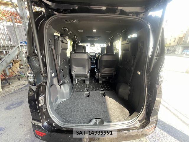 Toyota VOXY 2023-11 5882316-24