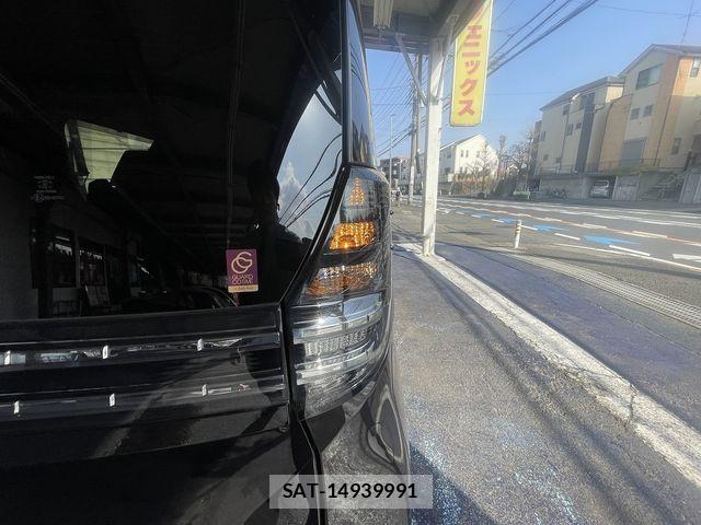 Toyota VOXY 2023-11 5882316-26
