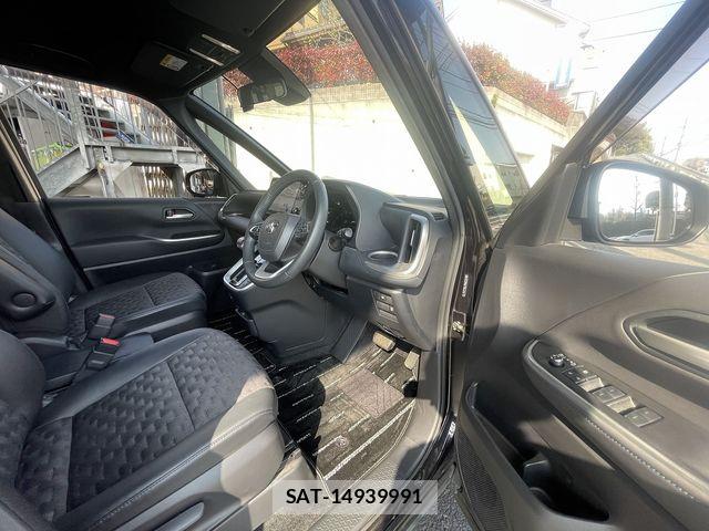 Toyota VOXY 2023-11 5882316-27