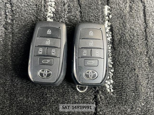 Toyota VOXY 2023-11 5882316-28