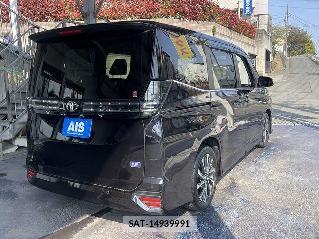 Toyota VOXY 2023-11 5882316-5