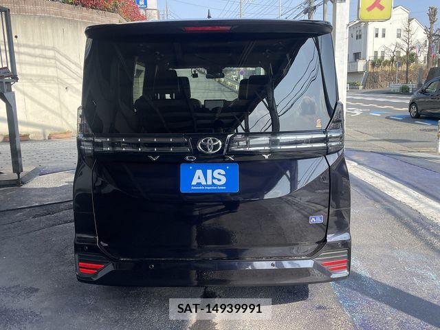 Toyota VOXY 2023-11 5882316-6