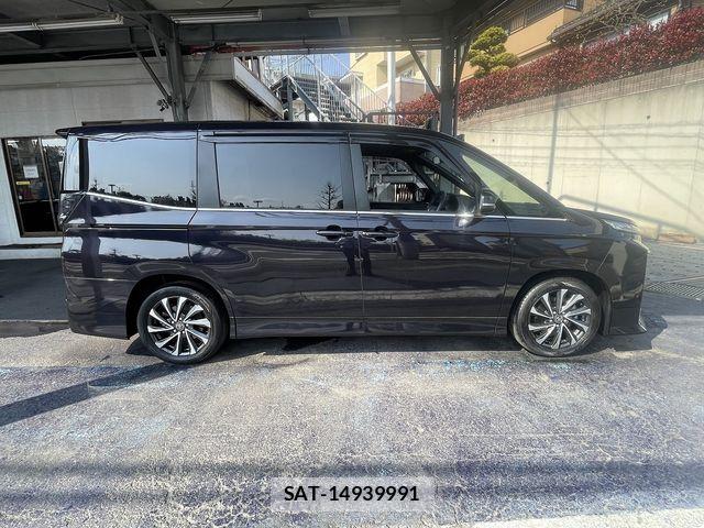 Toyota VOXY 2023-11 5882316-7
