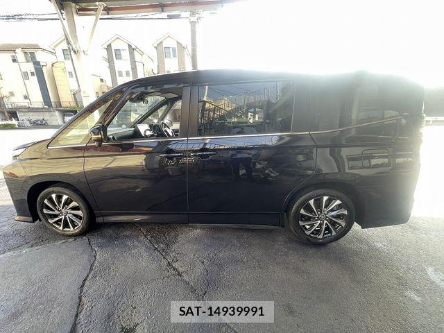 Toyota VOXY 2023-11 5882316-8