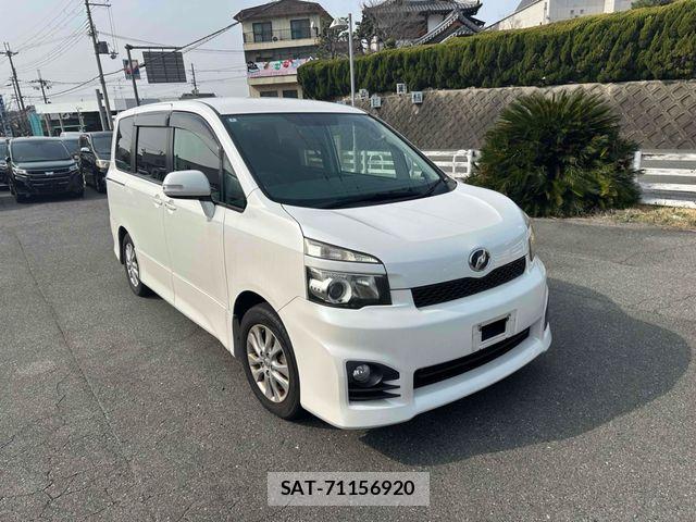 Toyota VOXY 2010-06 5882550-0