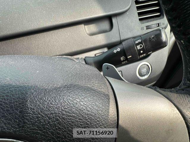Toyota VOXY 2010-06 5882550-21
