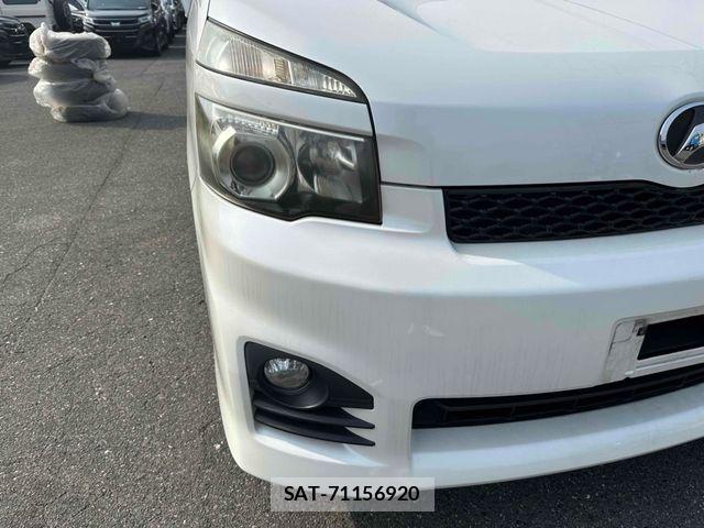 Toyota VOXY 2010-06 5882550-5