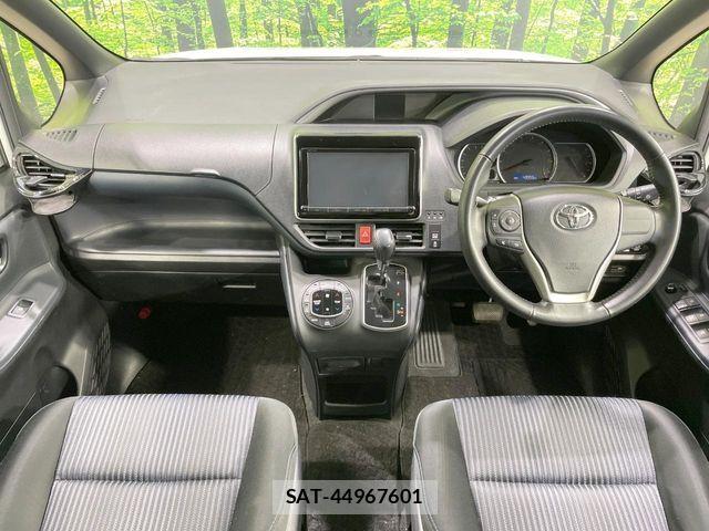 Toyota VOXY 2015-04 5882448-1