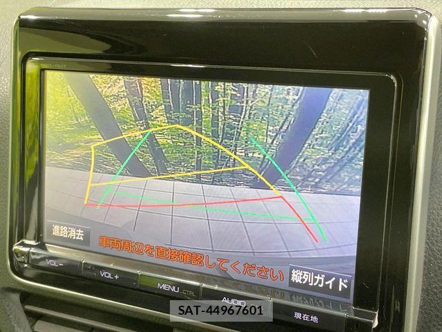Toyota VOXY 2015-04 5882448-4