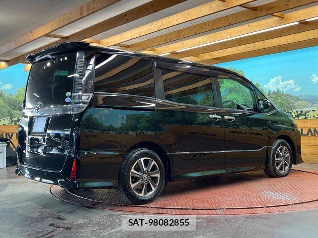 Toyota VOXY 2020-03 5882373-16