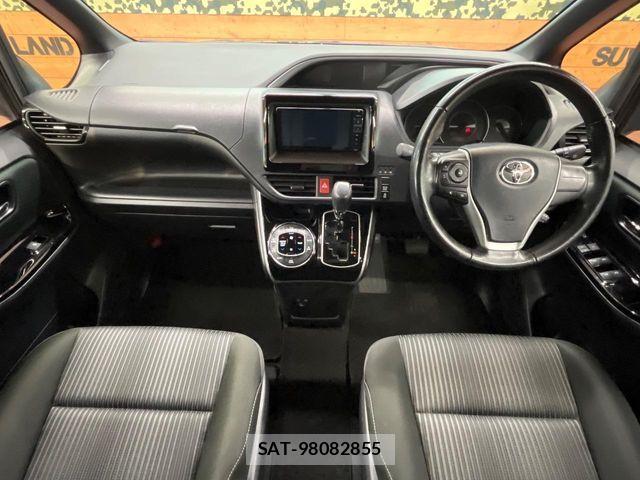 Toyota VOXY 2020-03 5882373-1
