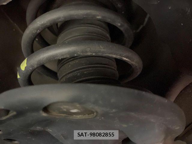 Toyota VOXY 2020-03 5882373-19