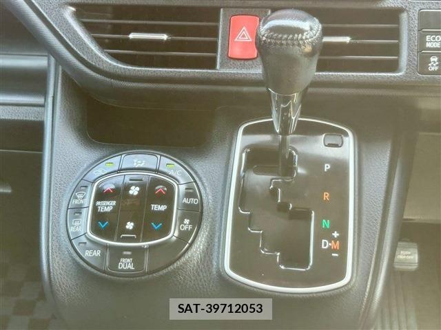 Toyota VOXY 2014-08 5882466-9