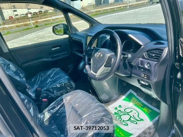 Toyota VOXY 2014-08 5882466-17