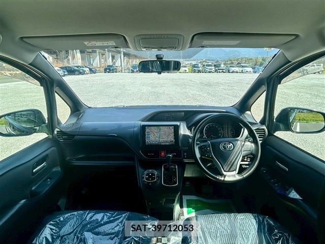 Toyota VOXY 2014-08 5882466-1