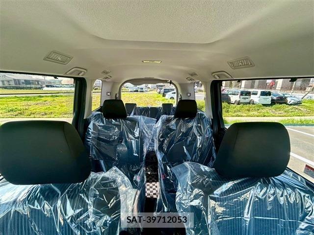 Toyota VOXY 2014-08 5882466-21