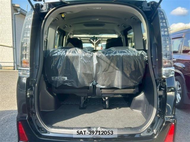 Toyota VOXY 2014-08 5882466-24