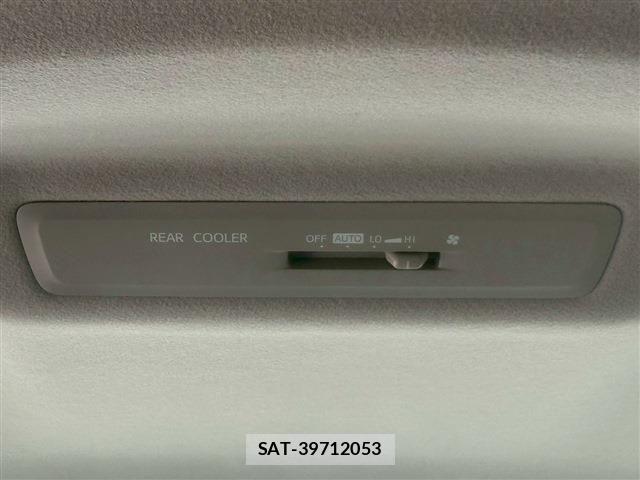 Toyota VOXY 2014-08 5882466-26