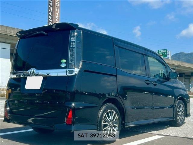Toyota VOXY 2014-08 5882466-2
