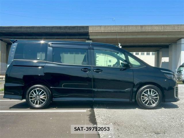 Toyota VOXY 2014-08 5882466-29