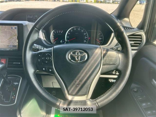 Toyota VOXY 2014-08 5882466-3