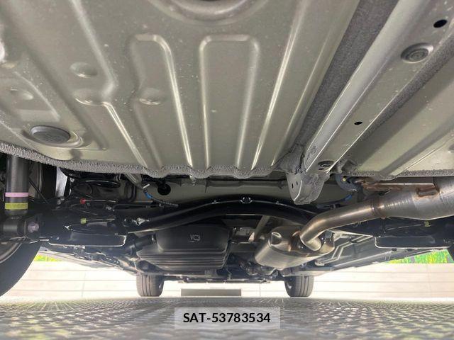Toyota VOXY 2025-06 5882293-18