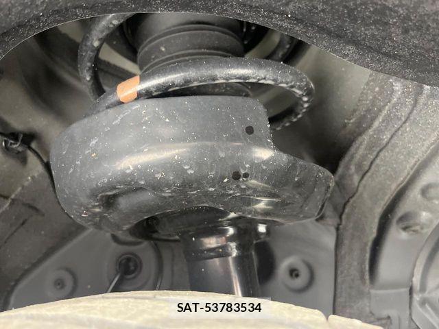 Toyota VOXY 2025-06 5882293-19