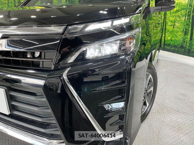 Toyota VOXY 2017-11 5882410-14
