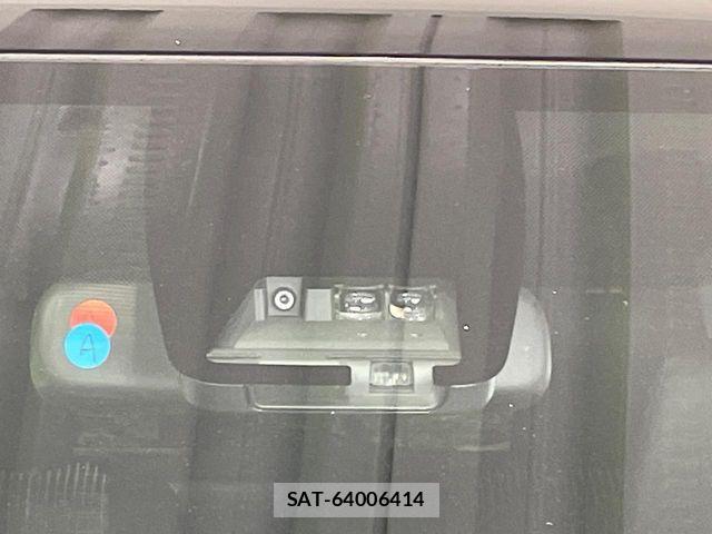 Toyota VOXY 2017-11 5882410-8